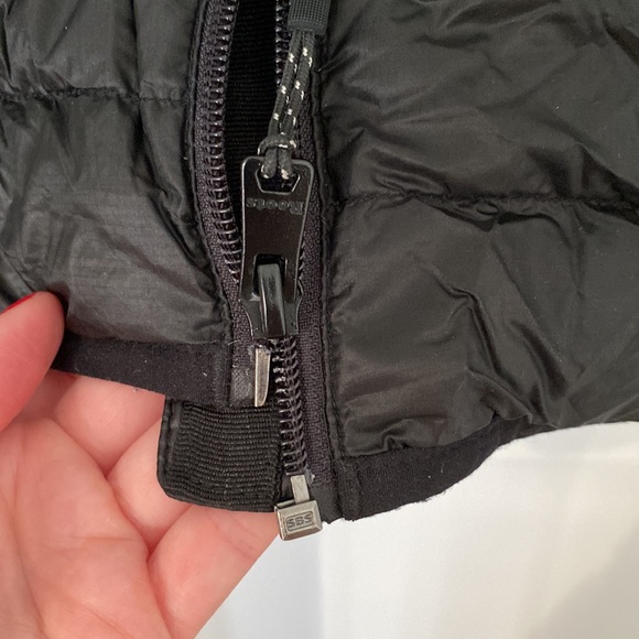 Roots Packable jacket (broken zipper) - Picture 6 of 7